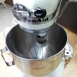 KitchenAid 5K5SSWH - 5-QT. Heavy Duty Stand Mixer 